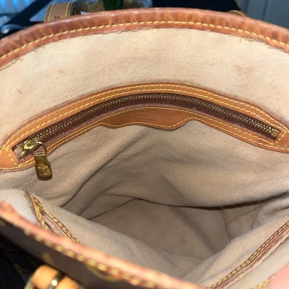 Authentic w’ COA Louis Vuitton Monogram Canvas Mini Bucket Bag (AR1929) - Picture 5 of 16